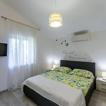 Villa Nora In - Haus Fuer 4 Personen Krsan
