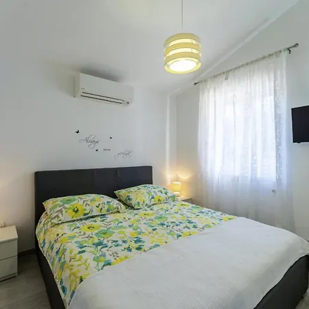 Nora In - Haus Fuer 4 Personen Villa