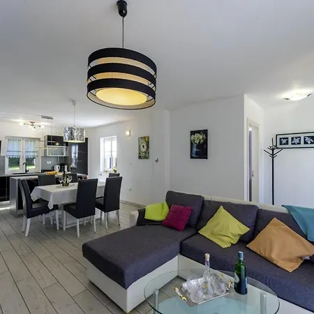 Villa Nora In - Haus Fuer 4 Personen