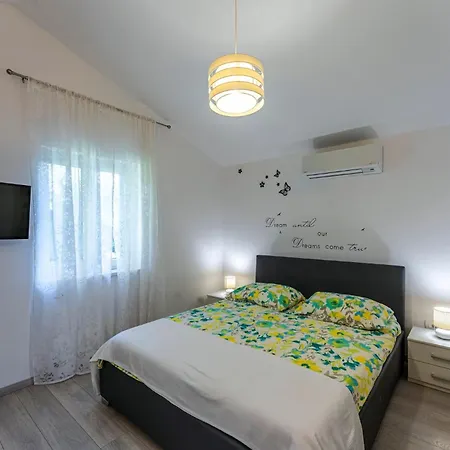 Nora In - Haus Fuer 4 Personen Vila Kršan