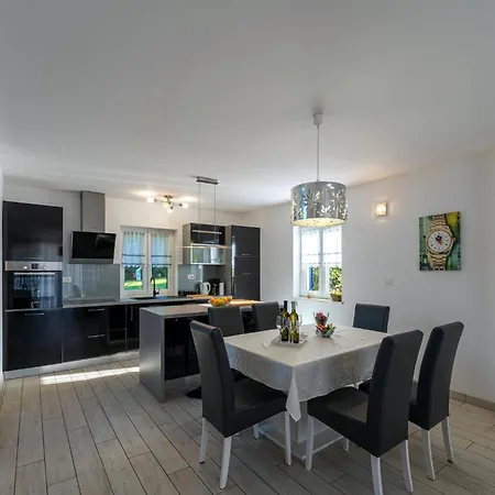 Nora In - Haus Fuer 4 Personen Vila *