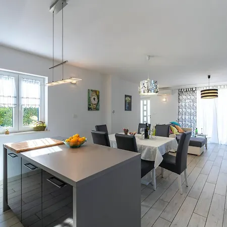 Vila Nora In - Haus Fuer 4 Personen *
